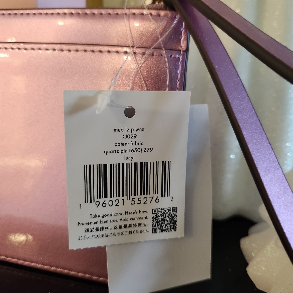 Kate Spade Wristlet in pale lilac patent leather. Giftable-New with tags & box! - Picture 3 of 7